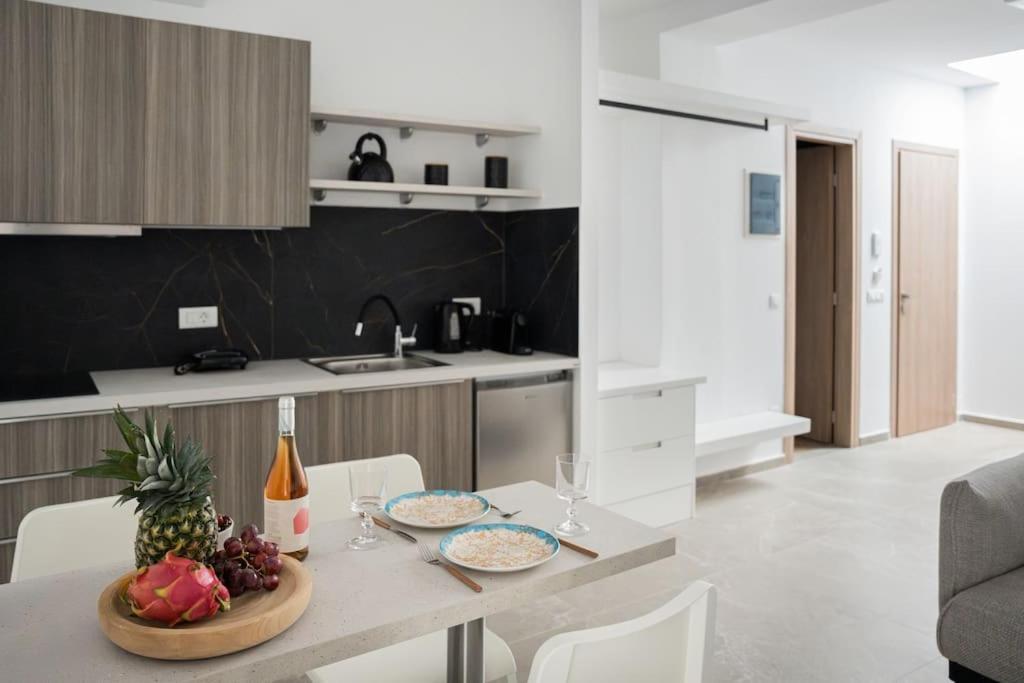 Minoas Suite The Sense Of Luxury Heraklion  ภายนอก รูปภาพ