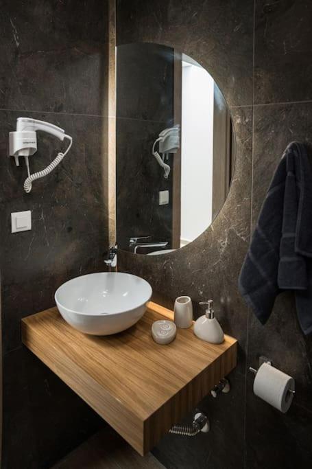 Minoas Suite The Sense Of Luxury Heraklion  ภายนอก รูปภาพ